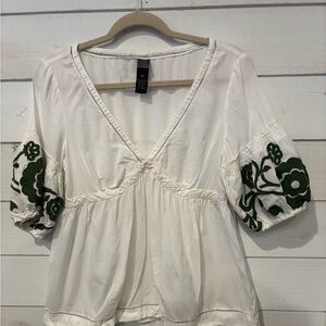 Anthropology Lithe White and Green 3/4 Sleeve Tie Front Blouse